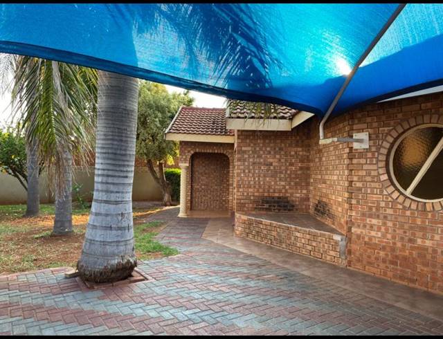 4 BEDROOM HOUSE FOR SALE IN NYLPARK